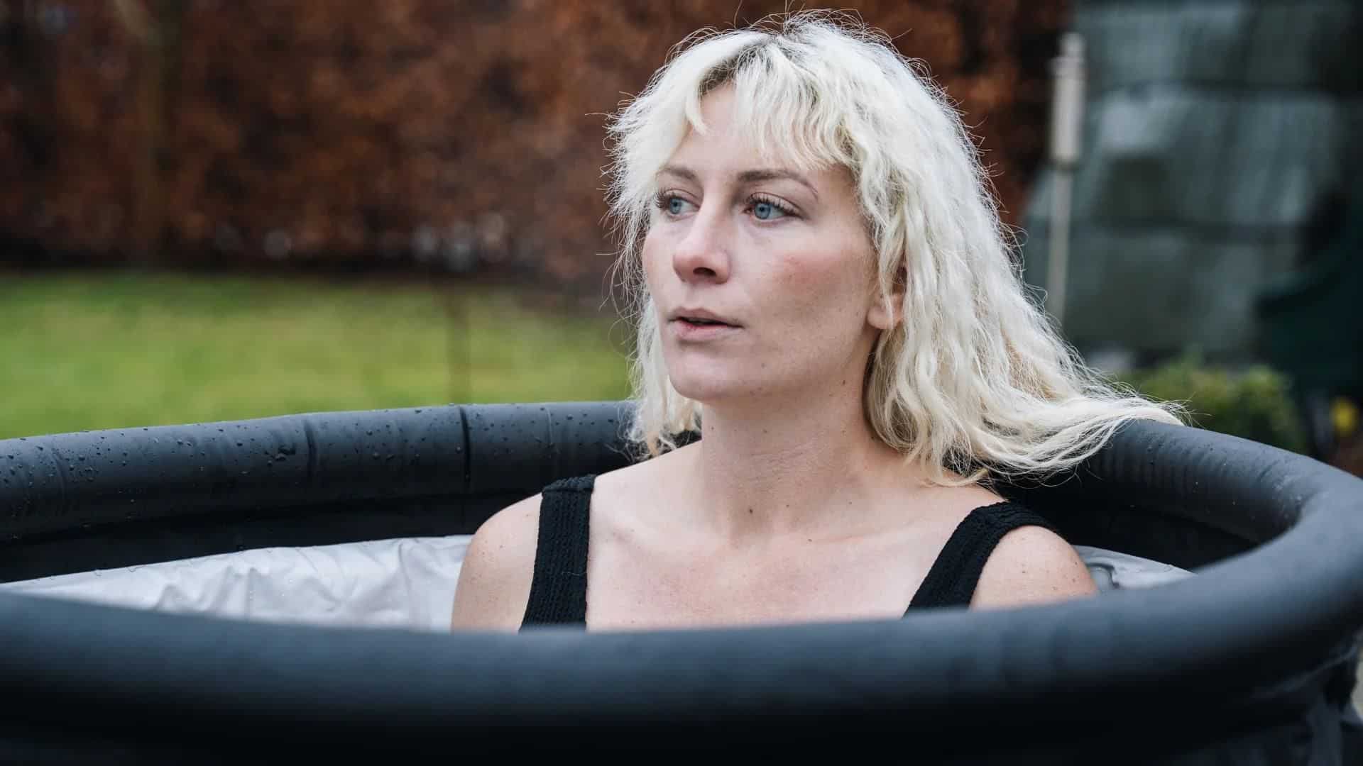 Koldtvandsterapi året rundt med isbad hjemme